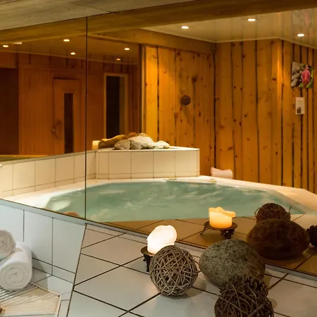 Chalet-hotel La Chemenaz לה קונטמין מונז'ואה