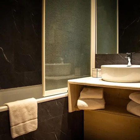מלון Chalet-hotel La Chemenaz 4*